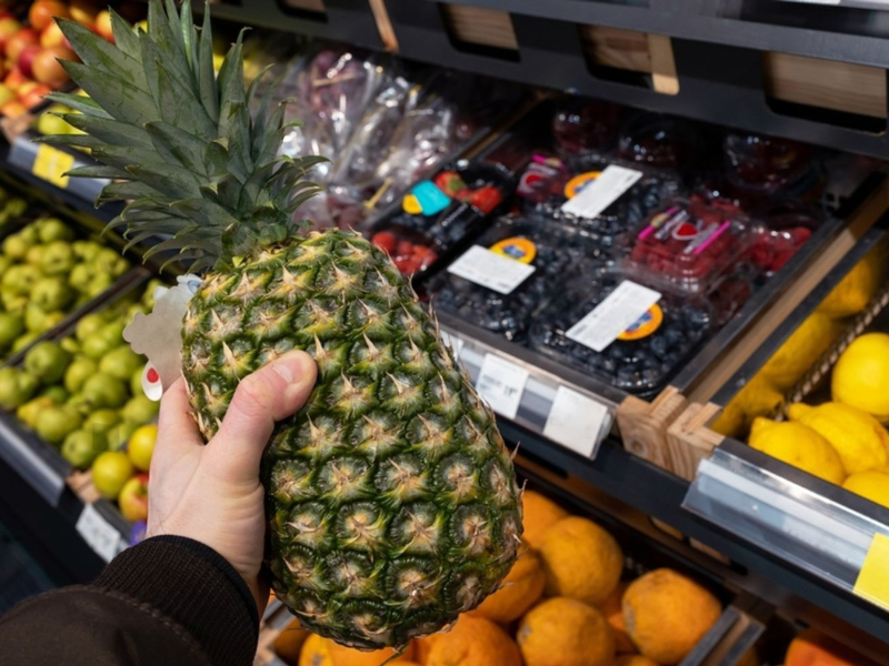 Foods that make semen taste better: Machismo Plus guide showing pineapple, citrus, watermelon and other diet inputs that influence semen flavor